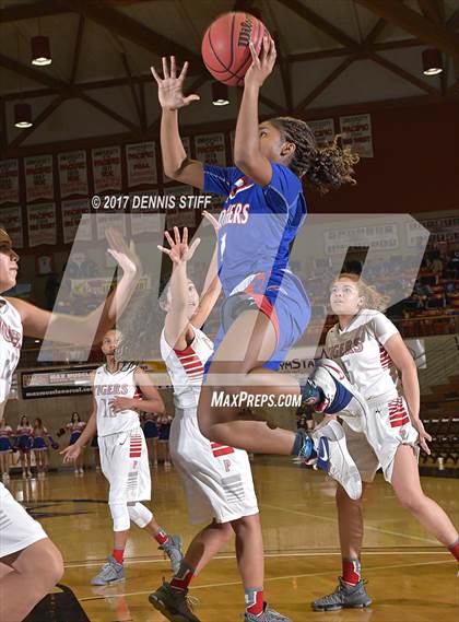Thumbnail 1 in Patterson vs. Christian Brothers (CIF SJS D3 Final) photogallery.