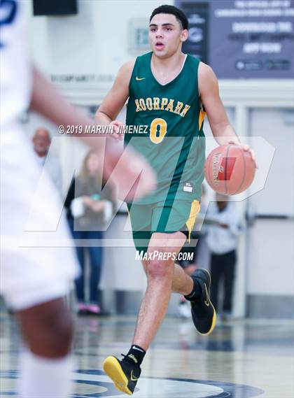Thumbnail 2 in Camarillo vs Moorpark photogallery.