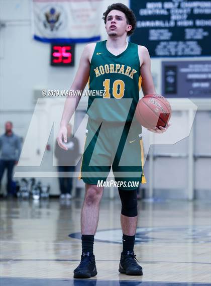Thumbnail 3 in Camarillo vs Moorpark photogallery.