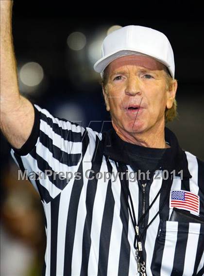 Thumbnail 1 in Burroughs vs. Saugus photogallery.