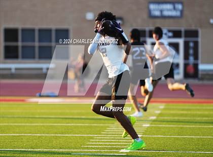 Thumbnail 2 in Episcopal School of Dallas vs Johnson (Texas 7 on 7 State Qualifier) photogallery.