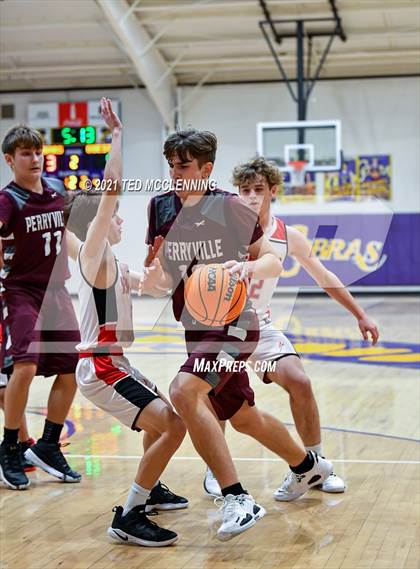 Thumbnail 1 in Glen Rose vs Perryville (Fountain Lake Christmas Classsic) photogallery.