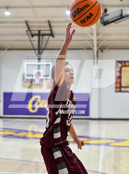 Thumbnail 2 in Glen Rose vs Perryville (Fountain Lake Christmas Classsic) photogallery.