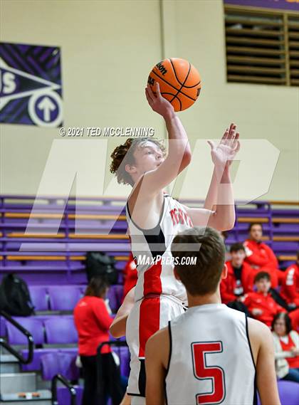 Thumbnail 2 in Glen Rose vs Perryville (Fountain Lake Christmas Classsic) photogallery.