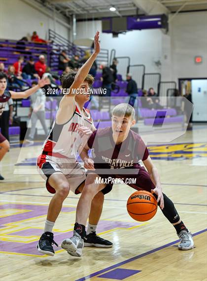 Thumbnail 2 in Glen Rose vs Perryville (Fountain Lake Christmas Classsic) photogallery.