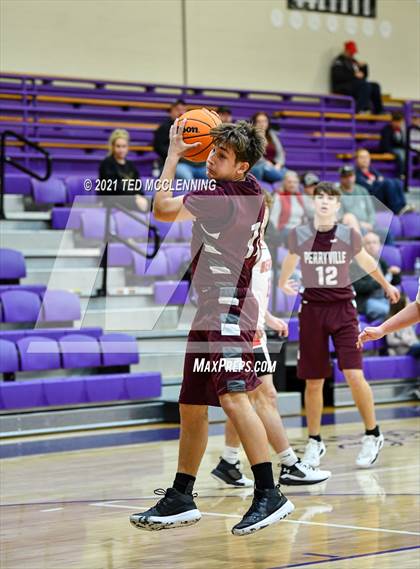 Thumbnail 2 in Glen Rose vs Perryville (Fountain Lake Christmas Classsic) photogallery.