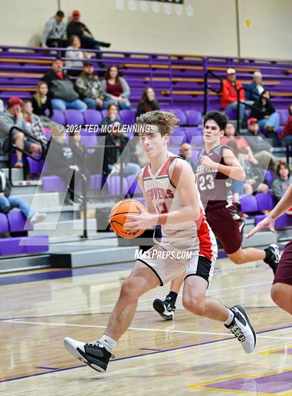 Thumbnail 2 in Glen Rose vs Perryville (Fountain Lake Christmas Classsic) photogallery.