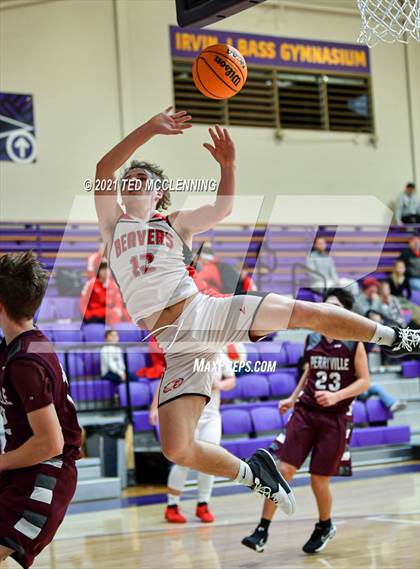 Thumbnail 3 in Glen Rose vs Perryville (Fountain Lake Christmas Classsic) photogallery.