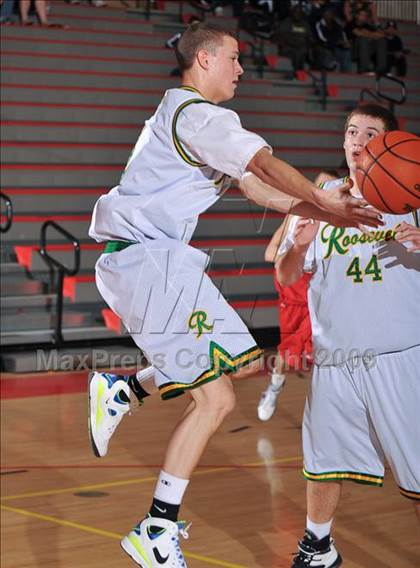 Thumbnail 3 in Roosevelt vs. St. George's - Vancouver, BC (MaxPreps Holiday Classic) photogallery.
