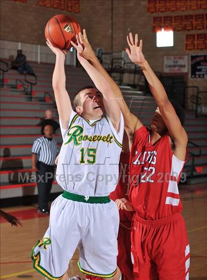 Thumbnail 3 in Roosevelt vs. St. George's - Vancouver, BC (MaxPreps Holiday Classic) photogallery.