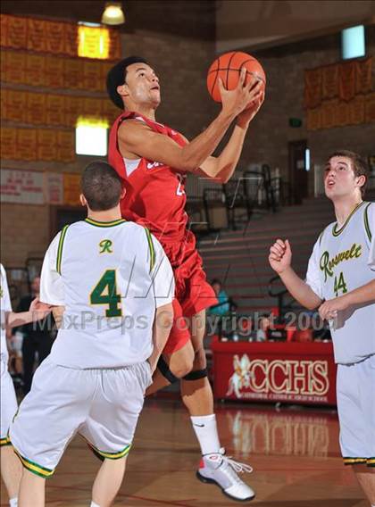 Thumbnail 2 in Roosevelt vs. St. George's - Vancouver, BC (MaxPreps Holiday Classic) photogallery.