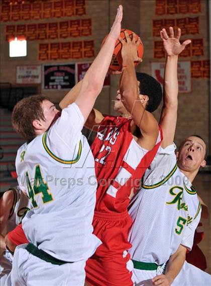 Thumbnail 1 in Roosevelt vs. St. George's - Vancouver, BC (MaxPreps Holiday Classic) photogallery.