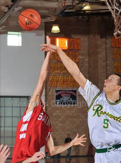 Thumbnail 1 in Roosevelt vs. St. George's - Vancouver, BC (MaxPreps Holiday Classic) photogallery.