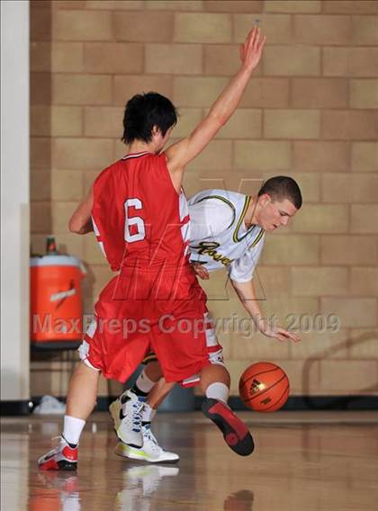 Thumbnail 3 in Roosevelt vs. St. George's - Vancouver, BC (MaxPreps Holiday Classic) photogallery.