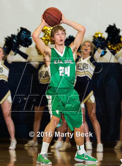 Thumbnail 3 in Helias vs Blair Oaks (Central Bank Shootout) photogallery.
