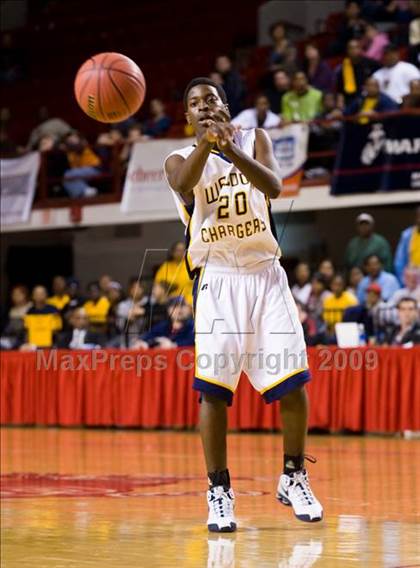 Thumbnail 1 in Bishop McGuinness vs. Weldon (NCHSAA 1A Final) photogallery.