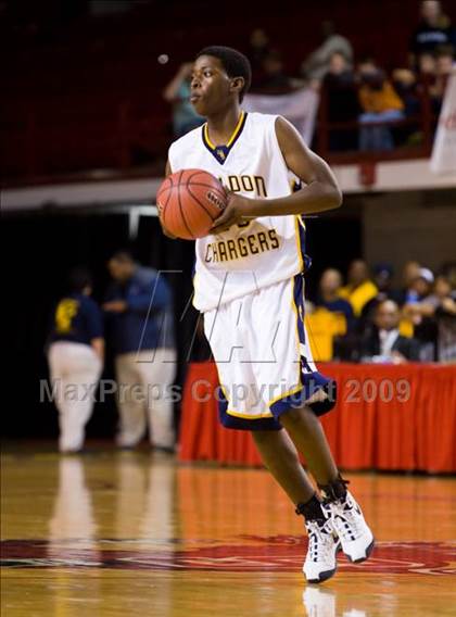 Thumbnail 3 in Bishop McGuinness vs. Weldon (NCHSAA 1A Final) photogallery.