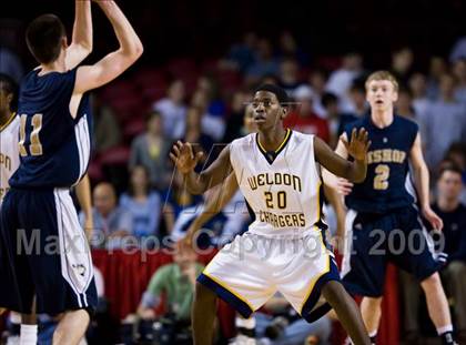 Thumbnail 2 in Bishop McGuinness vs. Weldon (NCHSAA 1A Final) photogallery.