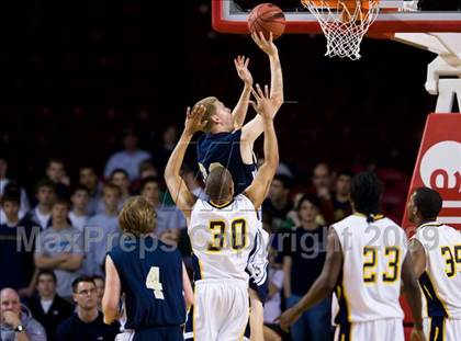 Thumbnail 1 in Bishop McGuinness vs. Weldon (NCHSAA 1A Final) photogallery.