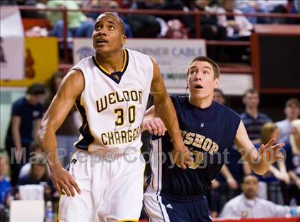 Thumbnail 2 in Bishop McGuinness vs. Weldon (NCHSAA 1A Final) photogallery.