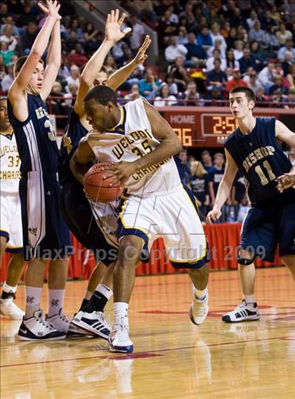 Thumbnail 3 in Bishop McGuinness vs. Weldon (NCHSAA 1A Final) photogallery.