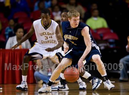 Thumbnail 1 in Bishop McGuinness vs. Weldon (NCHSAA 1A Final) photogallery.