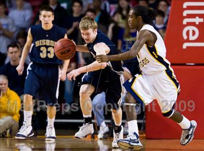 Thumbnail 1 in Bishop McGuinness vs. Weldon (NCHSAA 1A Final) photogallery.