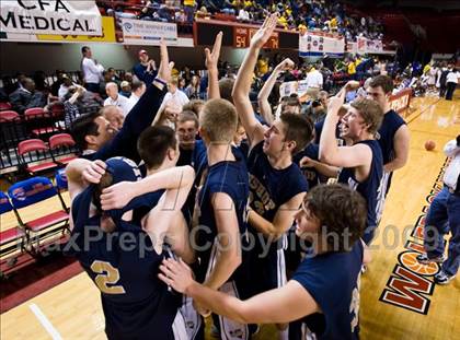 Thumbnail 2 in Bishop McGuinness vs. Weldon (NCHSAA 1A Final) photogallery.