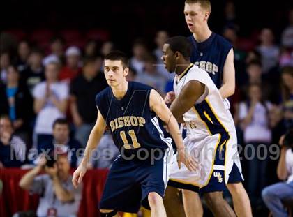 Thumbnail 3 in Bishop McGuinness vs. Weldon (NCHSAA 1A Final) photogallery.