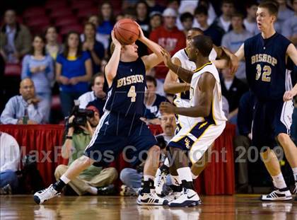Thumbnail 3 in Bishop McGuinness vs. Weldon (NCHSAA 1A Final) photogallery.
