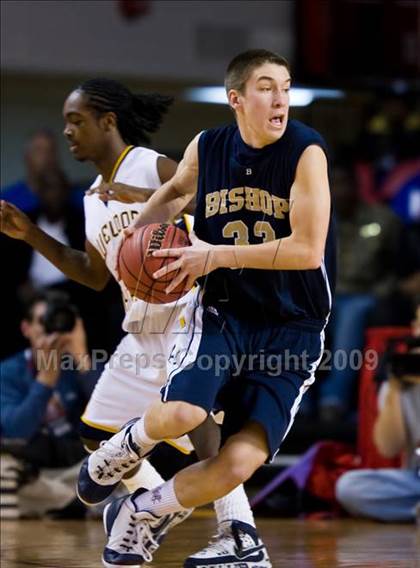 Thumbnail 1 in Bishop McGuinness vs. Weldon (NCHSAA 1A Final) photogallery.