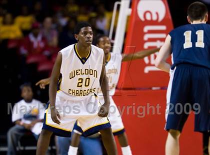 Thumbnail 2 in Bishop McGuinness vs. Weldon (NCHSAA 1A Final) photogallery.
