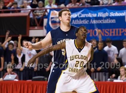 Thumbnail 2 in Bishop McGuinness vs. Weldon (NCHSAA 1A Final) photogallery.