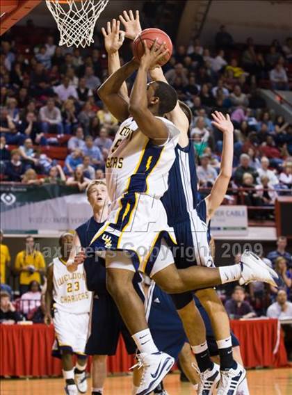 Thumbnail 1 in Bishop McGuinness vs. Weldon (NCHSAA 1A Final) photogallery.