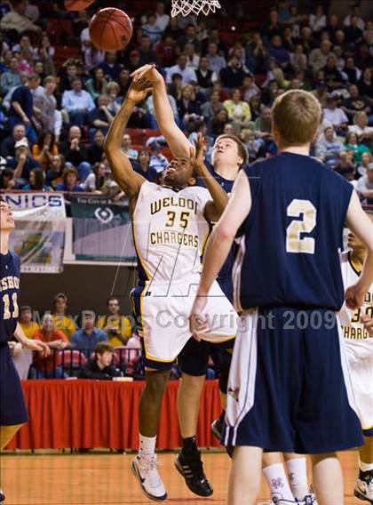 Thumbnail 2 in Bishop McGuinness vs. Weldon (NCHSAA 1A Final) photogallery.