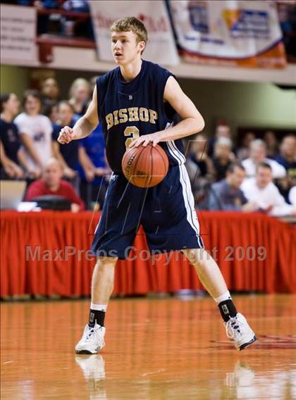 Thumbnail 1 in Bishop McGuinness vs. Weldon (NCHSAA 1A Final) photogallery.