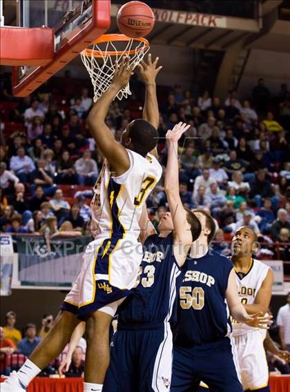 Thumbnail 3 in Bishop McGuinness vs. Weldon (NCHSAA 1A Final) photogallery.