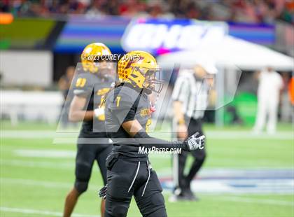 Thumbnail 2 in Perry vs Stockbridge (GHSA 4A State Championship) photogallery.