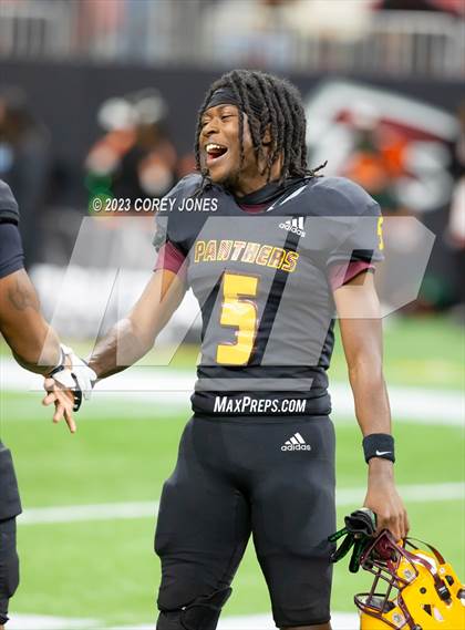 Thumbnail 2 in Perry vs Stockbridge (GHSA 4A State Championship) photogallery.