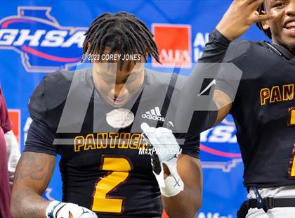 Thumbnail 2 in Perry vs Stockbridge (GHSA 4A State Championship) photogallery.