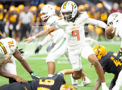 Thumbnail 2 in Perry vs Stockbridge (GHSA 4A State Championship) photogallery.