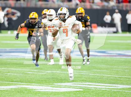 Thumbnail 2 in Perry vs Stockbridge (GHSA 4A State Championship) photogallery.