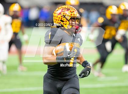 Thumbnail 1 in Perry vs Stockbridge (GHSA 4A State Championship) photogallery.