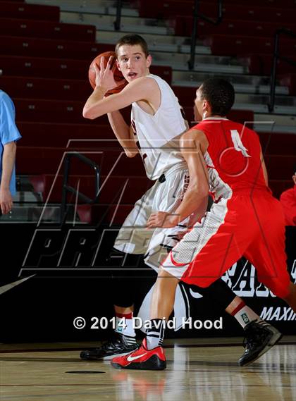 Thumbnail 1 in American Fork vs. Mater Dei (MaxPreps Holiday Classic) photogallery.