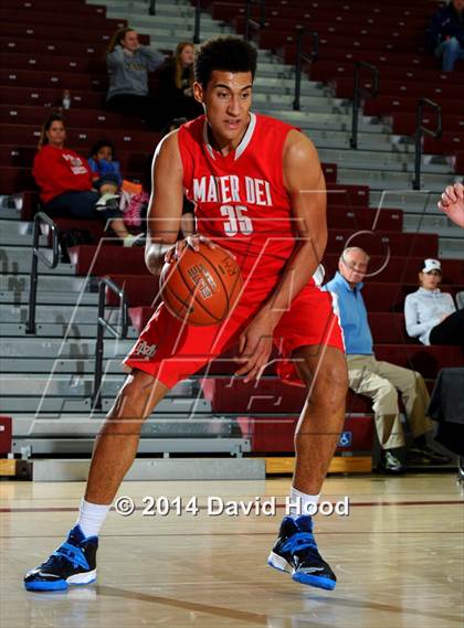 Thumbnail 3 in American Fork vs. Mater Dei (MaxPreps Holiday Classic) photogallery.