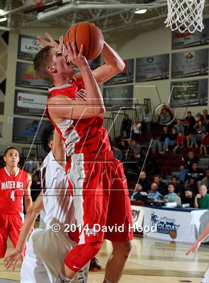 Thumbnail 2 in American Fork vs. Mater Dei (MaxPreps Holiday Classic) photogallery.
