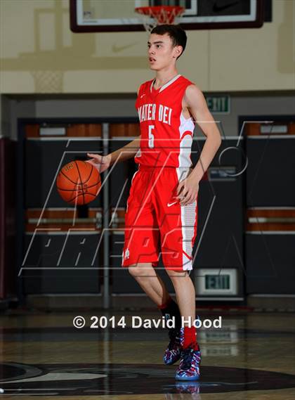 Thumbnail 2 in American Fork vs. Mater Dei (MaxPreps Holiday Classic) photogallery.