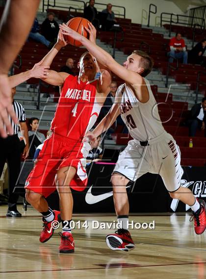 Thumbnail 3 in American Fork vs. Mater Dei (MaxPreps Holiday Classic) photogallery.