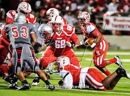 Thumbnail 1 in Terrell vs. Wilson (UIL 5A Bi-District Playoff) photogallery.