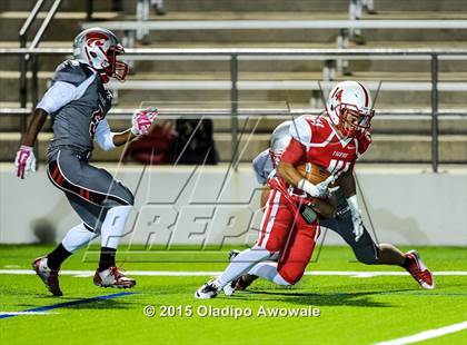 Thumbnail 1 in Terrell vs. Wilson (UIL 5A Bi-District Playoff) photogallery.